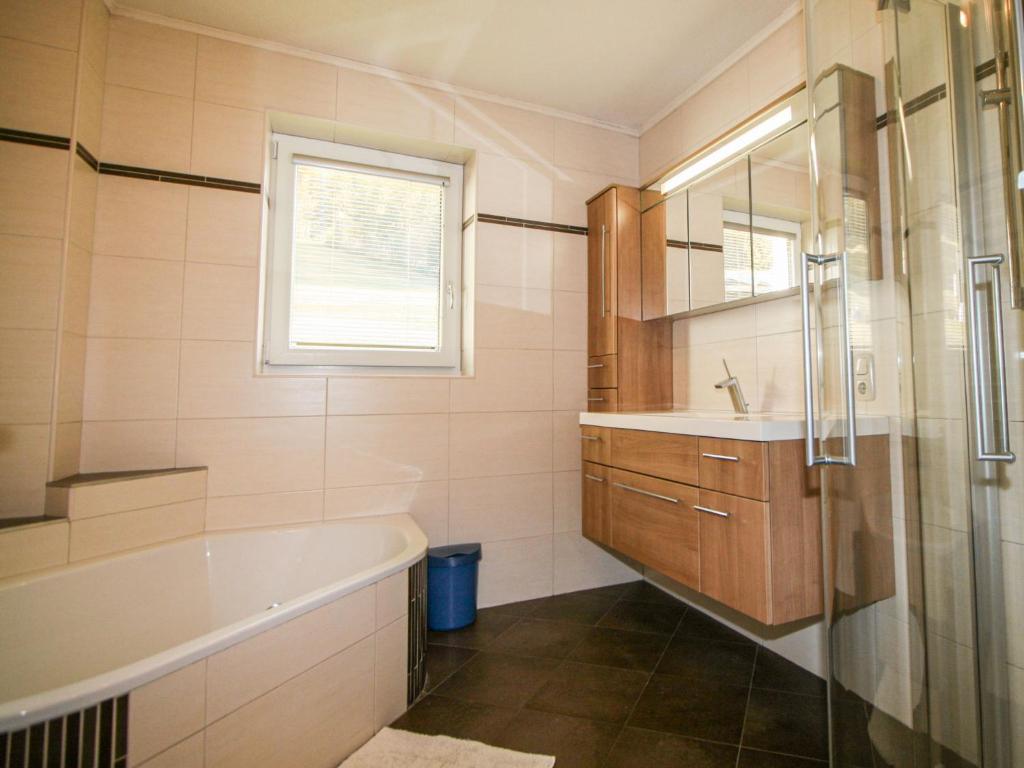Koupelna v ubytování Apartment Haus Wurm by Interhome