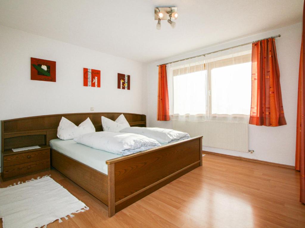 Postel nebo postele na pokoji v ubytování Apartment Haus Wurm by Interhome