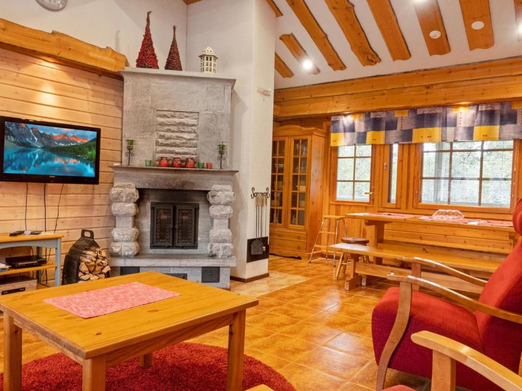 TV a/nebo společenská místnost v ubytování Holiday Home Lauri 5 by Interhome