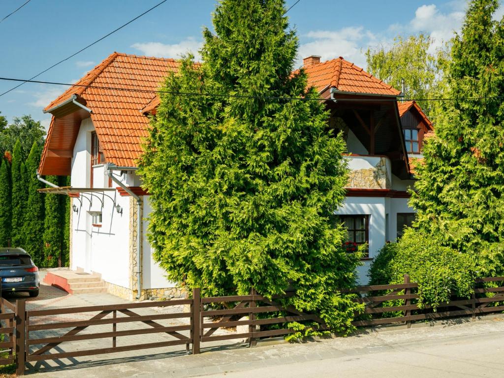 Budova, v ktorej sa dovolenkový dom nachádza