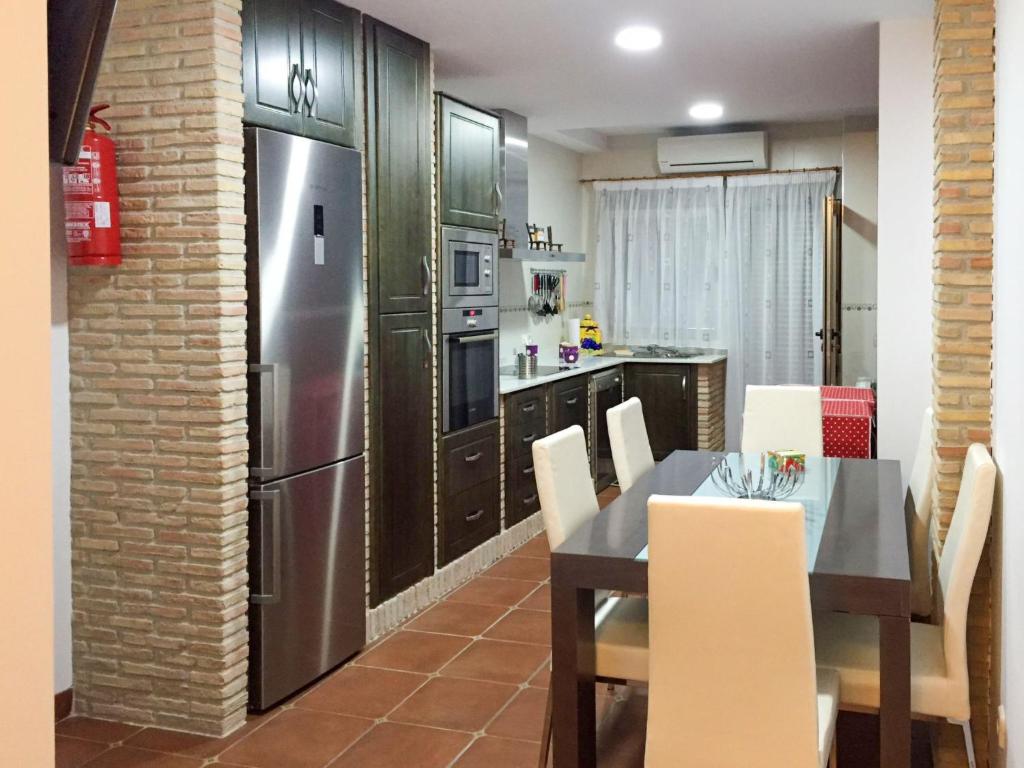 Booking.com: Holiday Home Amparin II , Valentín, España ...