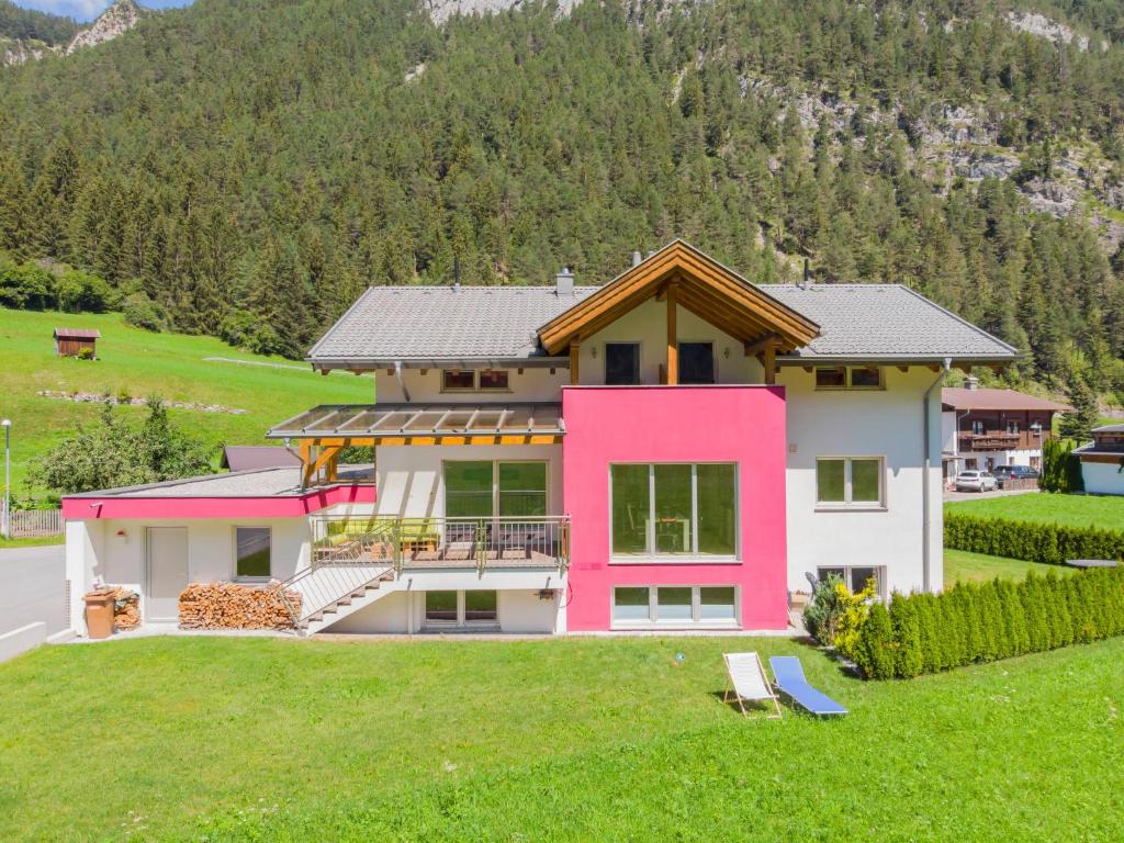 Výhľad na hory alebo výhľad na hory priamo z apartmánu