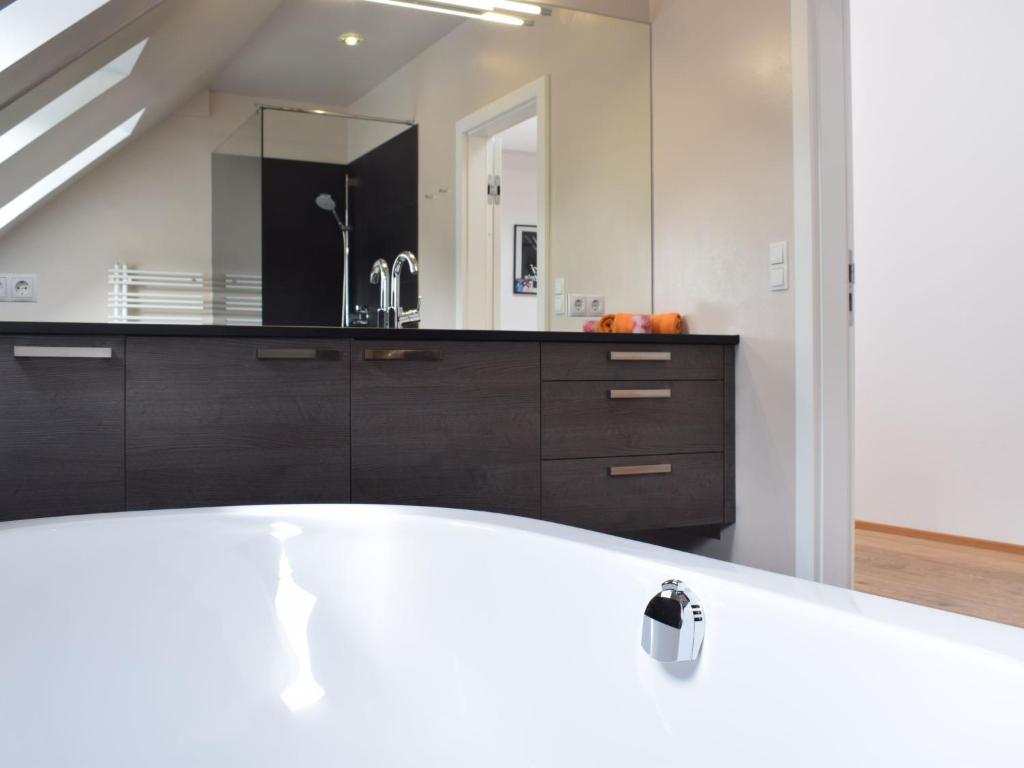 Kuchyň nebo kuchyňský kout v ubytování Apartment Ligist by Interhome