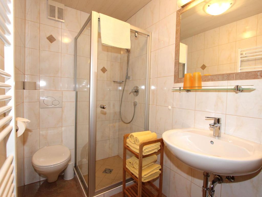 Koupelna v ubytování Holiday Home Zeller by Interhome