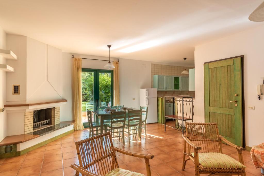 Una cocina o zona de cocina en Residence I Mirti Bianchi