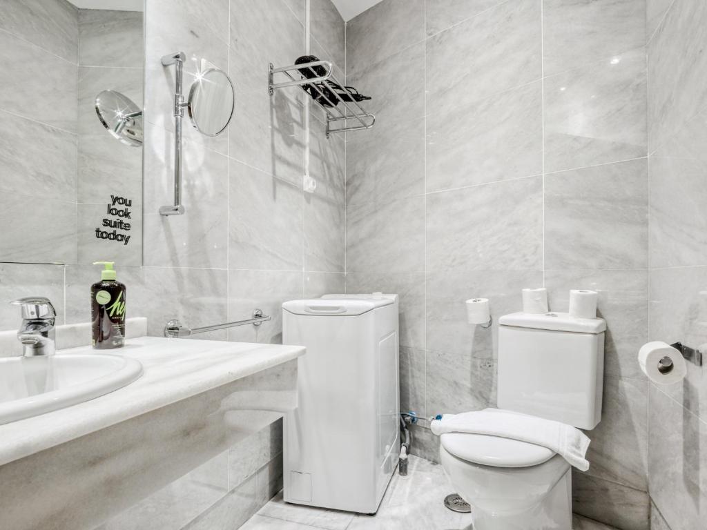 Limehome Madrid Calle de Don Ramón de la Cruz - Resim 35