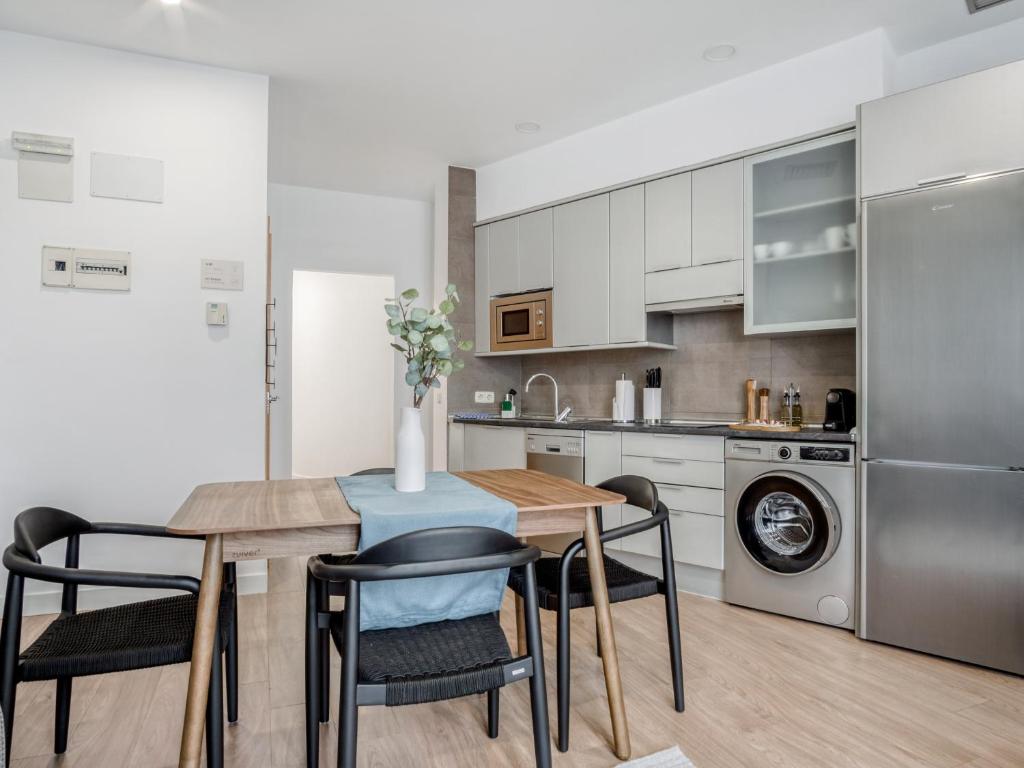 Limehome Madrid Calle de Don Ramón de la Cruz - Resim 41