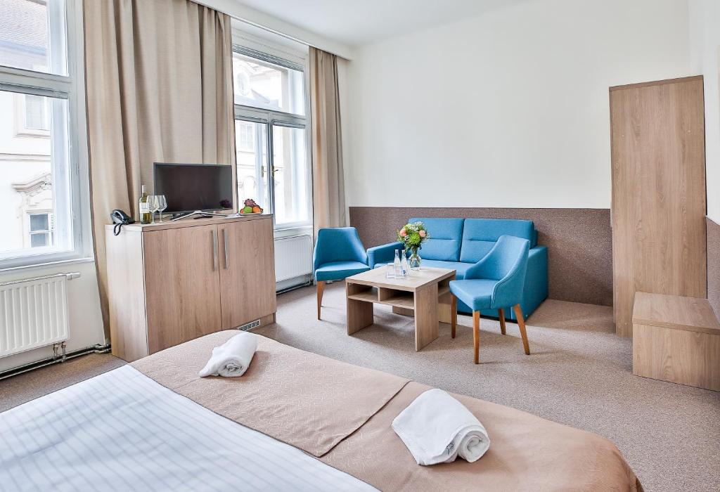 Apartments Embassy by LH - Resim 5