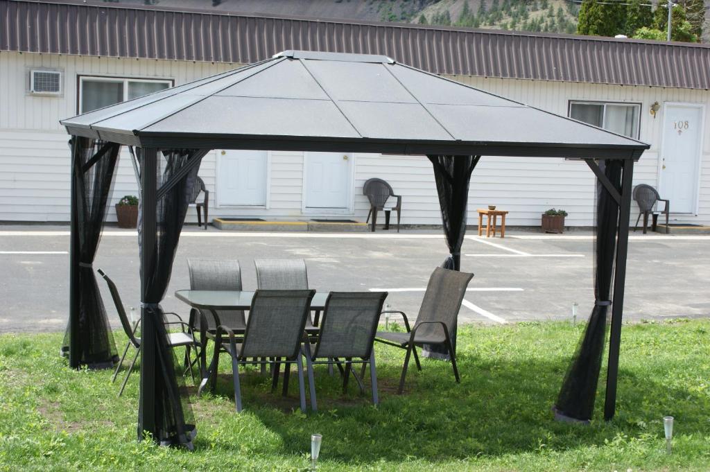 Patio nebo venkovní prostory v ubytování Elks Motel