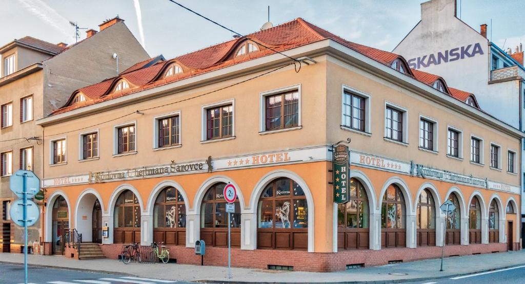 Budova, kde se hotel nachází