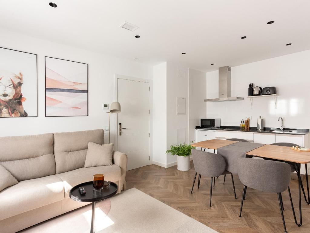 Limehome Málaga Calle Ancha del Carmen - Digital Access - Resim 32