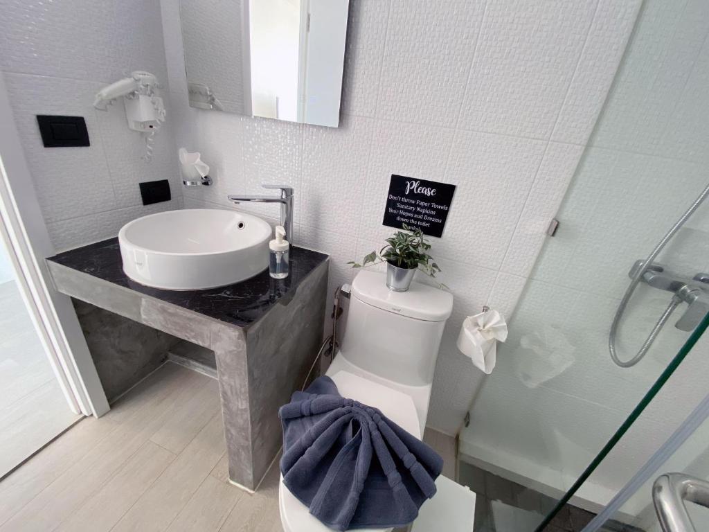 Blue Tao Beach Hotel - SHA Plus - 12