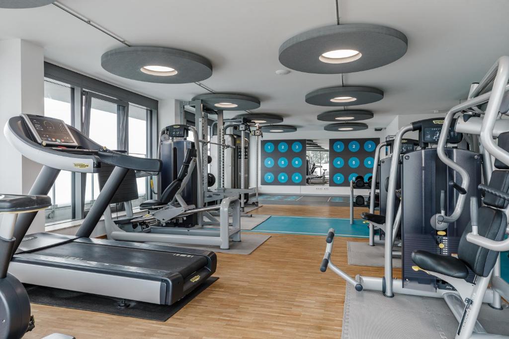 Fitness centrum a/nebo fitness zařízení v ubytování Brucklyn Suites