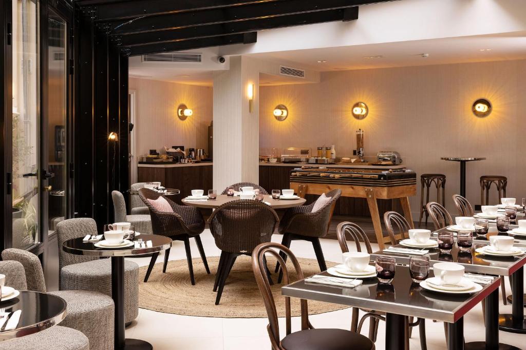 Restaurace v ubytování Hôtel Moderniste