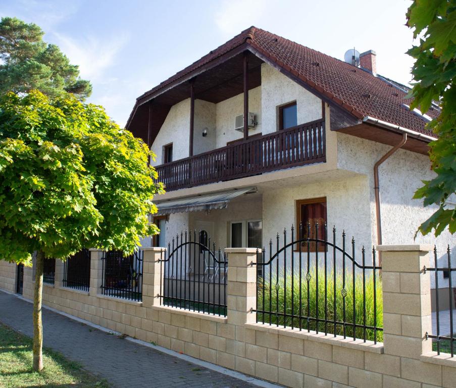 Zsolnay Apartman 8600 Siófok, József u. 9 kép - 1