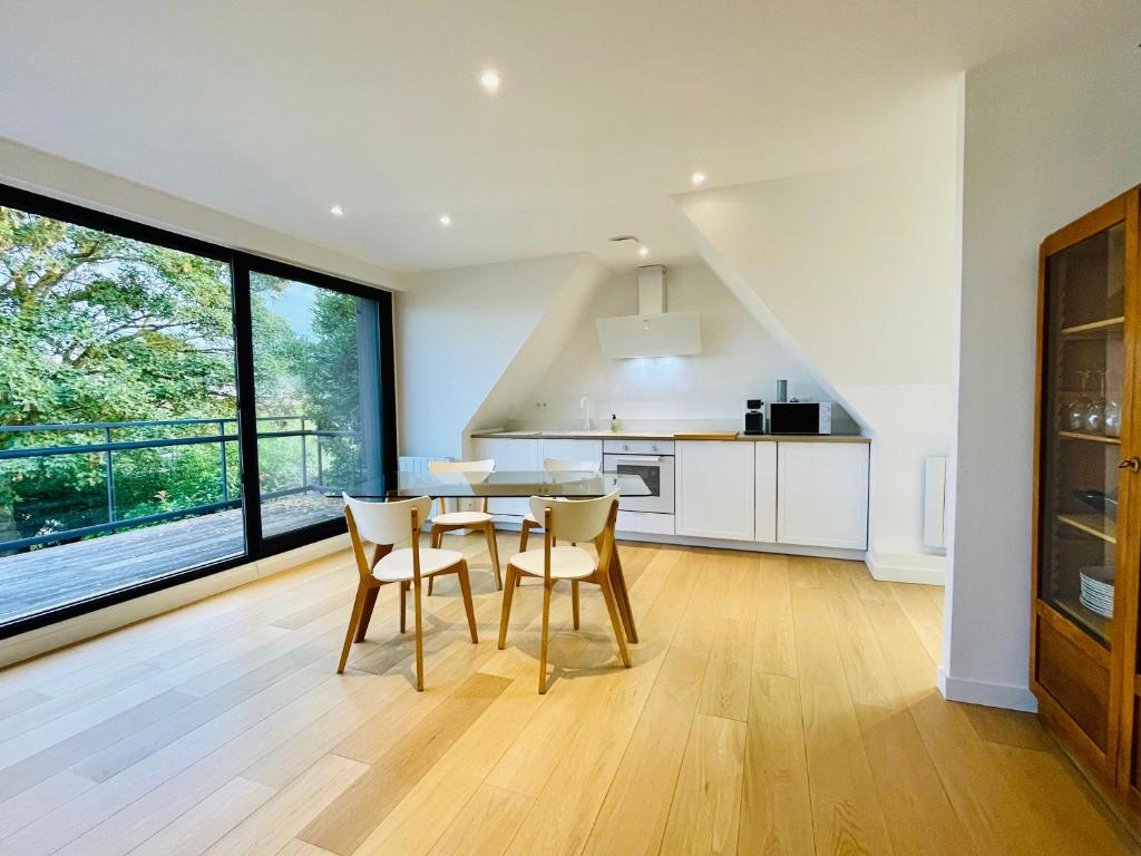 La Maison Rouge - One-Bedroom Apartment