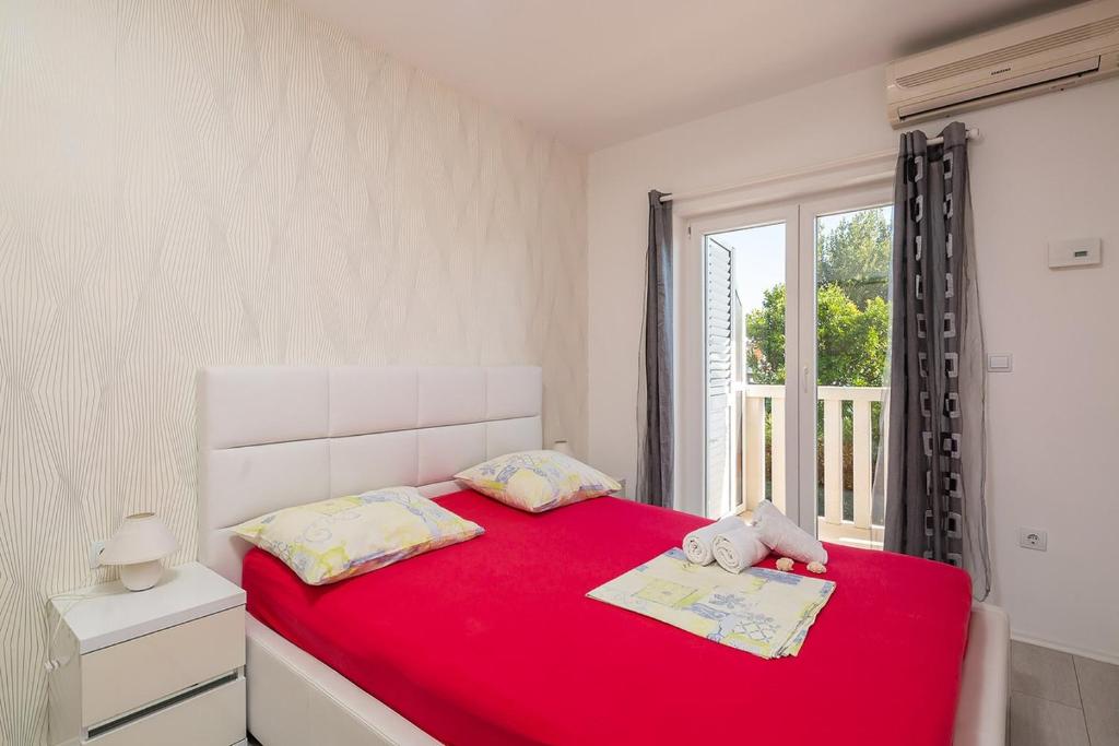Apartmani Kaštelančić - 阳台的王室