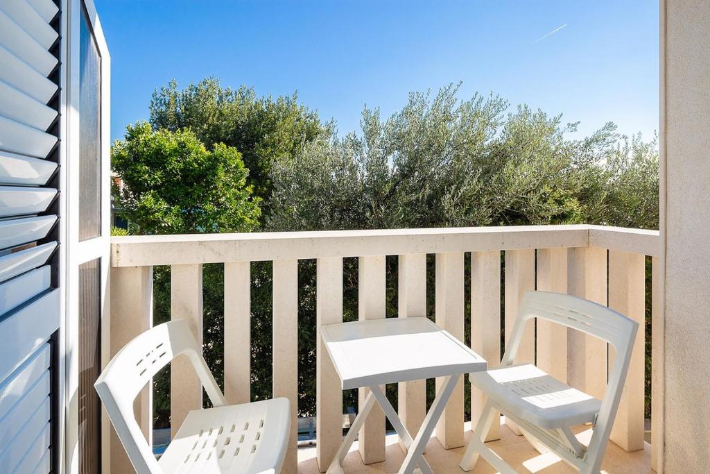 Apartmani Kaštelančić - 阳台的王室