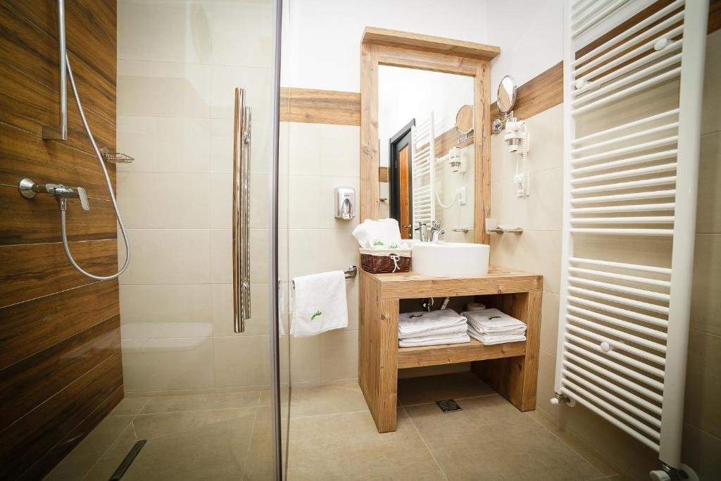 Colț de Austria - Habitación Doble De Lujo Con Balcón