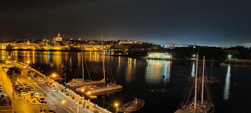 Nespecifikovaný výhled na destinaci Sliema nebo výhled na město při pohledu z hotelu