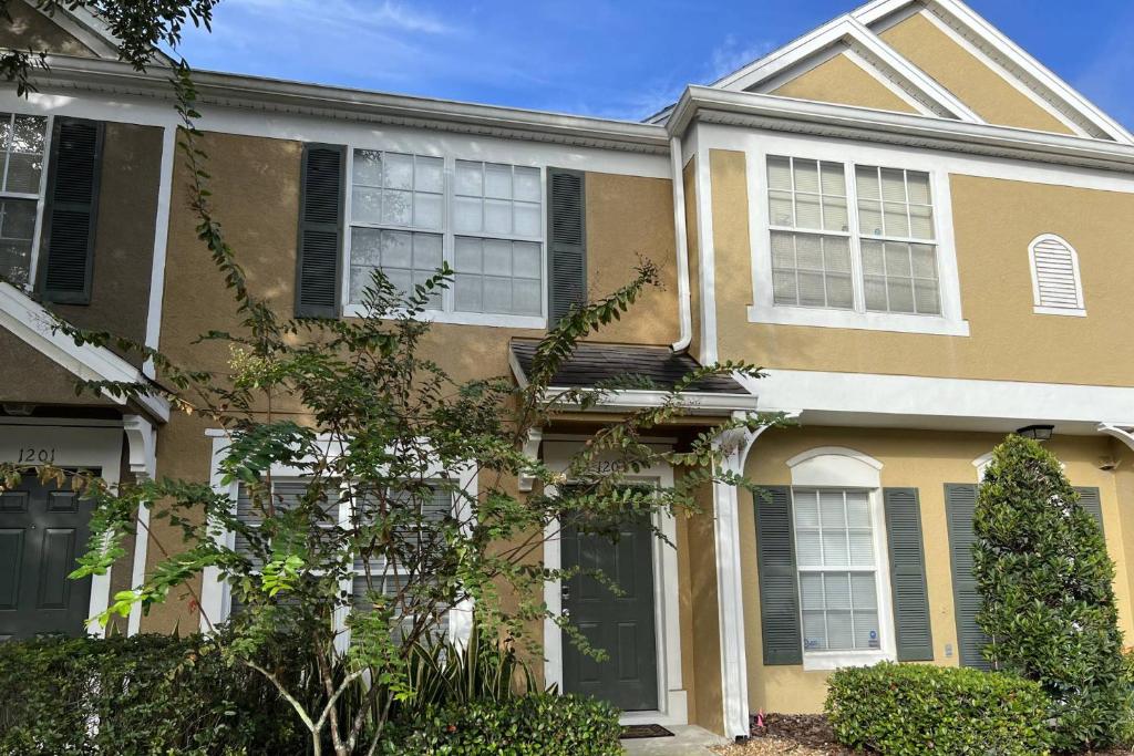 Το κτήριο όπου στεγάζεται  η παραθεριστική κατοικία