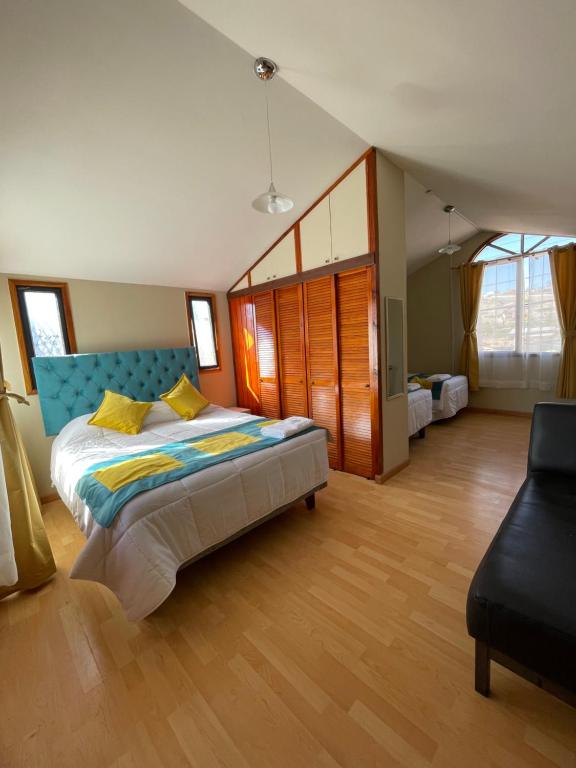Katil atau katil-katil dalam bilik di Hotel Cecil
