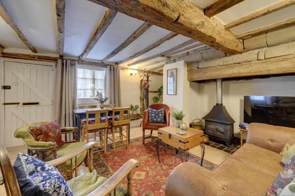 Fotografie z fotogalerie ubytování Tudor Cottage by Spa Town Property - Historic Charm in Warwick Town Centre v destinaci Warwick