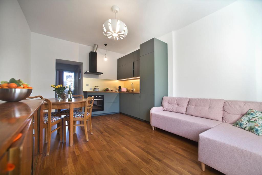 Kuchyňa alebo kuchynka v ubytovaní Zoliborz P&O Serviced Apartments