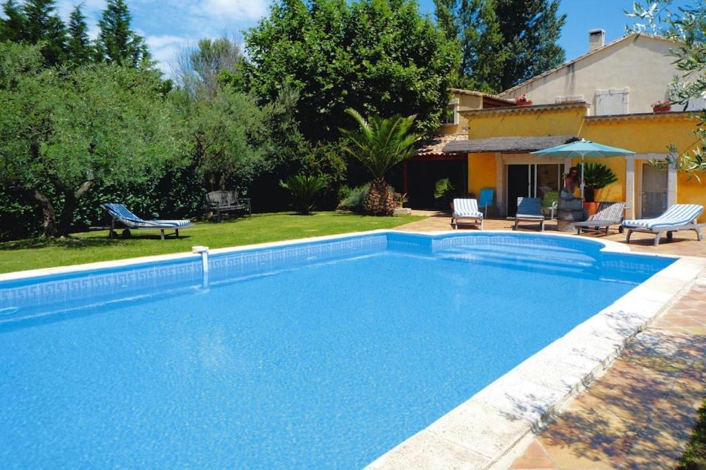 The swimming pool at or close to Semi-detached house, Noves