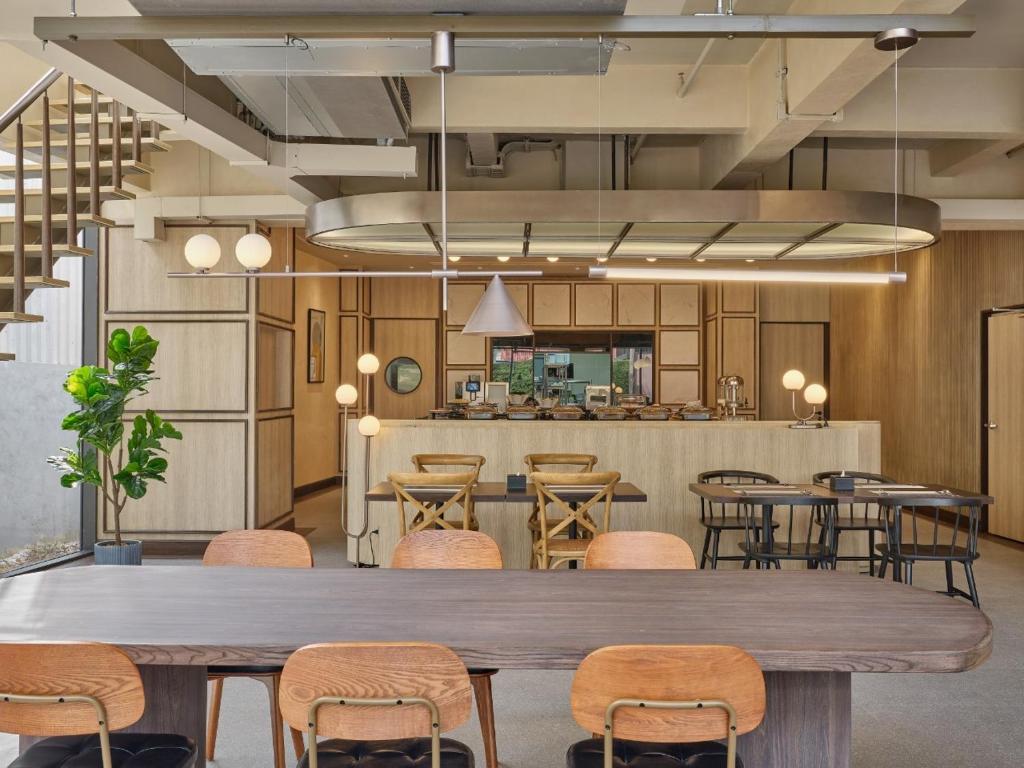 The Quarter Onnut by UHG - Resim 17