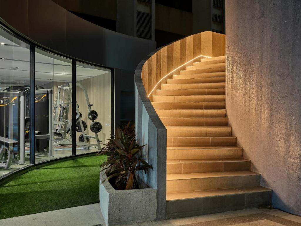 The Quarter Onnut by UHG - Resim 18