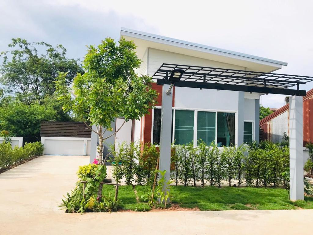 Park Villa Chaiyaphume - Villa De Una Habitación