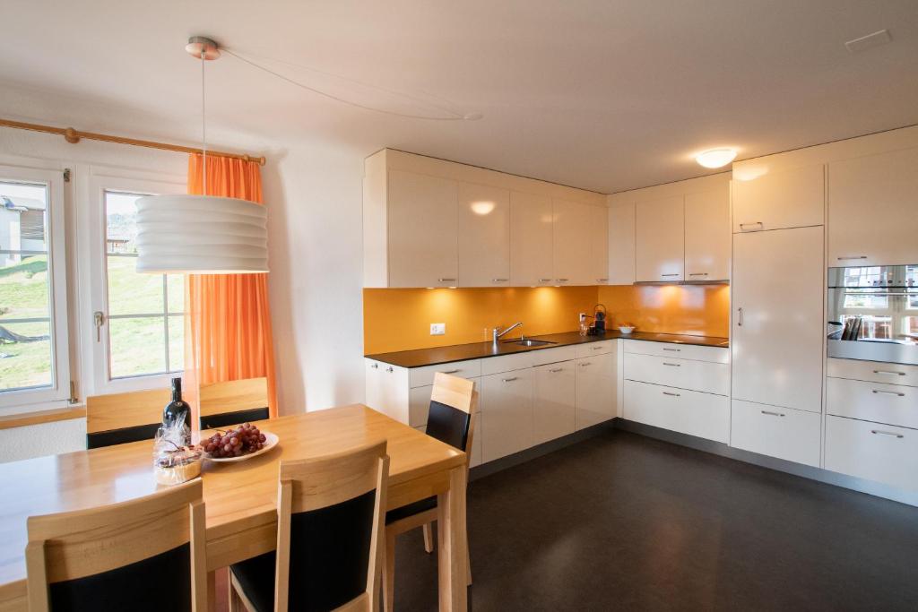 Virtuvė arba virtuvėlė apgyvendinimo įstaigoje Apartment Edelweiss