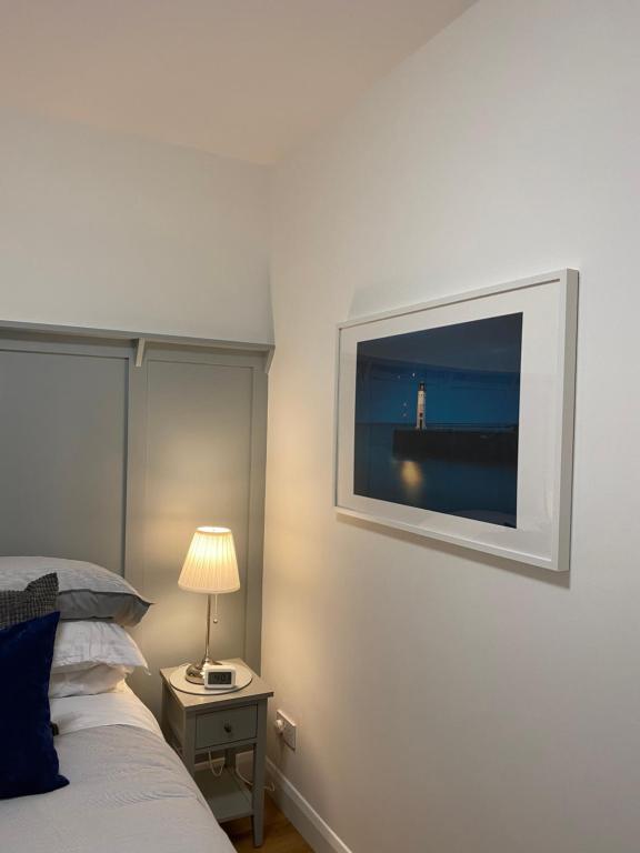 Postel nebo postele na pokoji v ubytování The Howff - Lovely 2-Bed Apartment in Anstruther