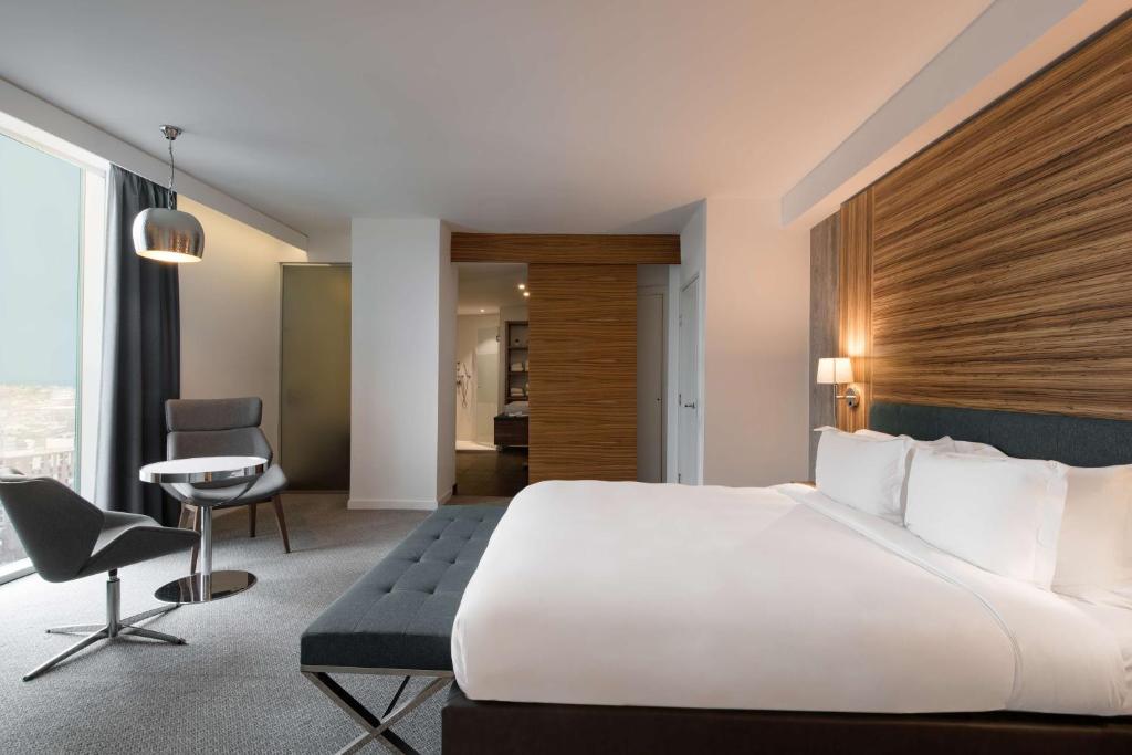 Postel nebo postele na pokoji v ubytování Radisson Blu Hotel, Birmingham