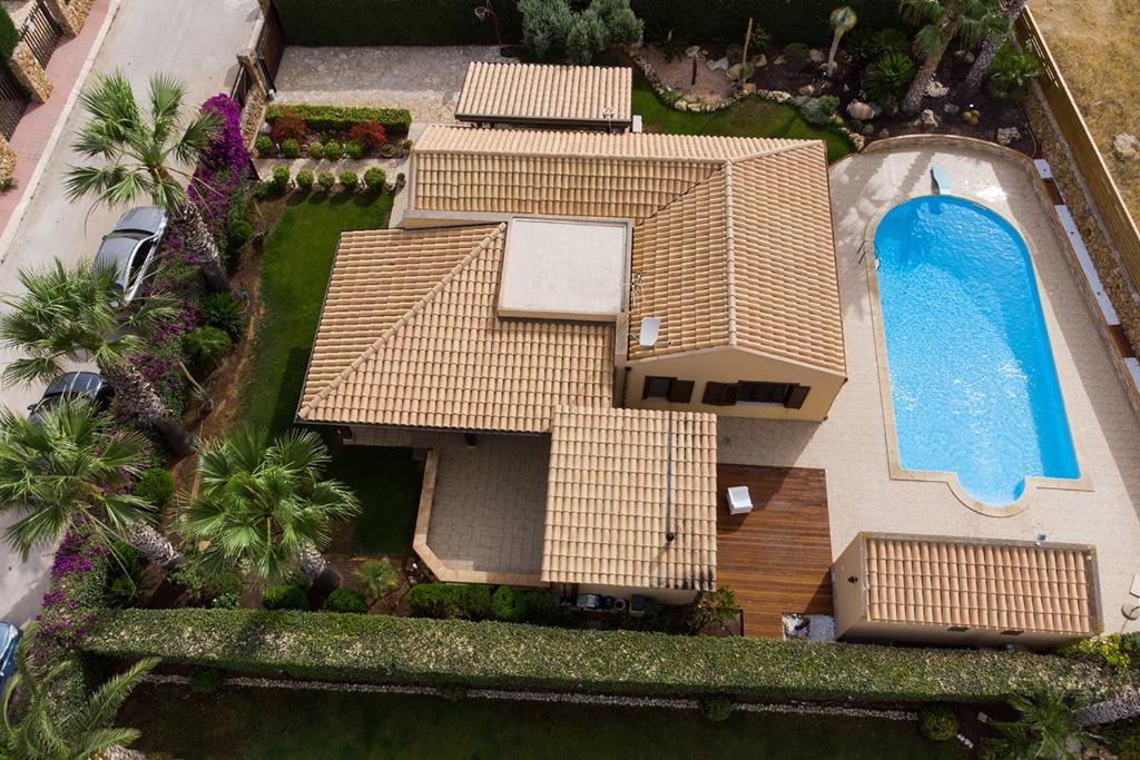 Basen w obiekcie VILLA ANNA MARIA lub w pobliżu