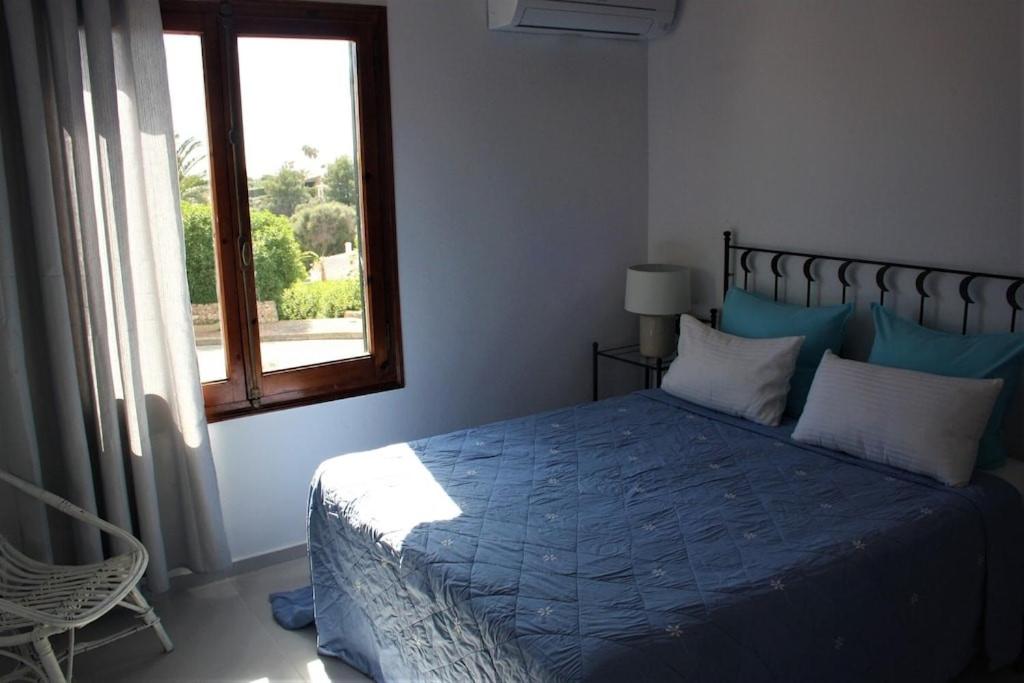 Posteľ alebo postele v izbe v ubytovaní 3 Bedroom Villa, Private Pool, Binibeca, 300m to the Beach