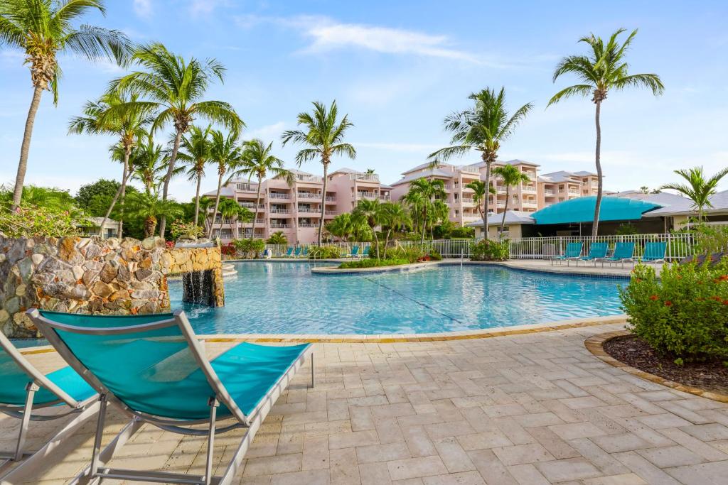 Bazén v ubytování Elysian Beach Resort nebo v jeho okolí