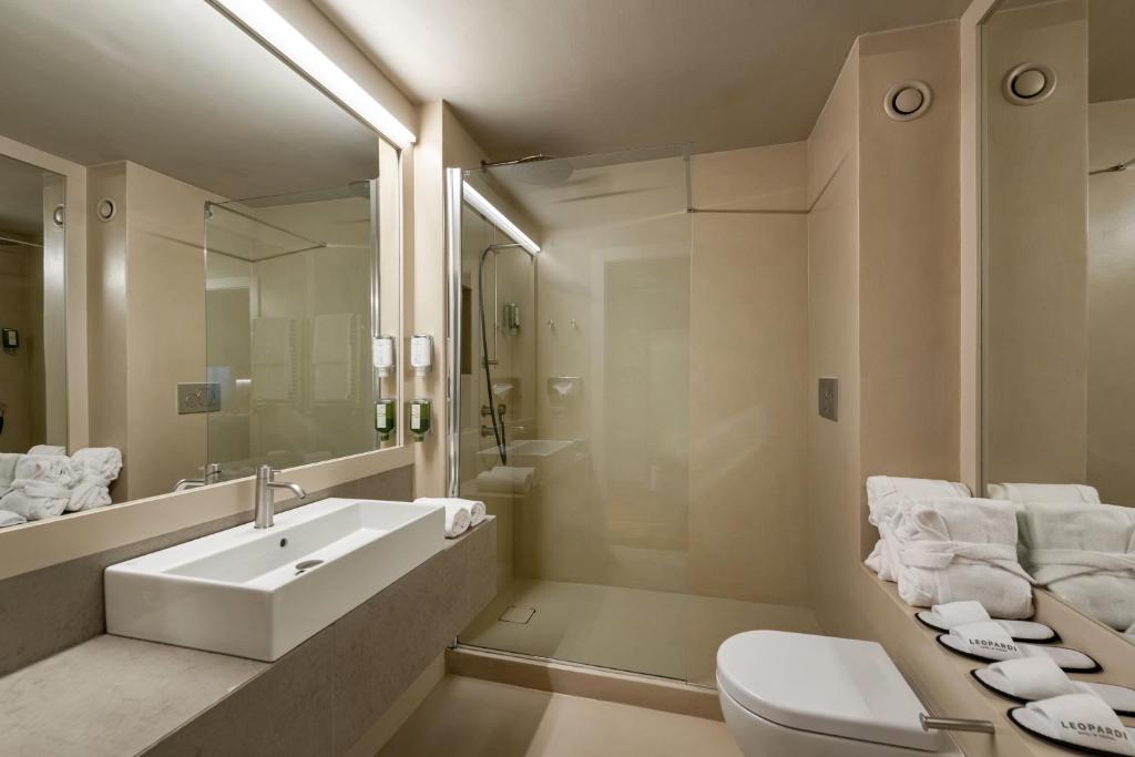 Koupelna v ubytování Hotel Leopardi