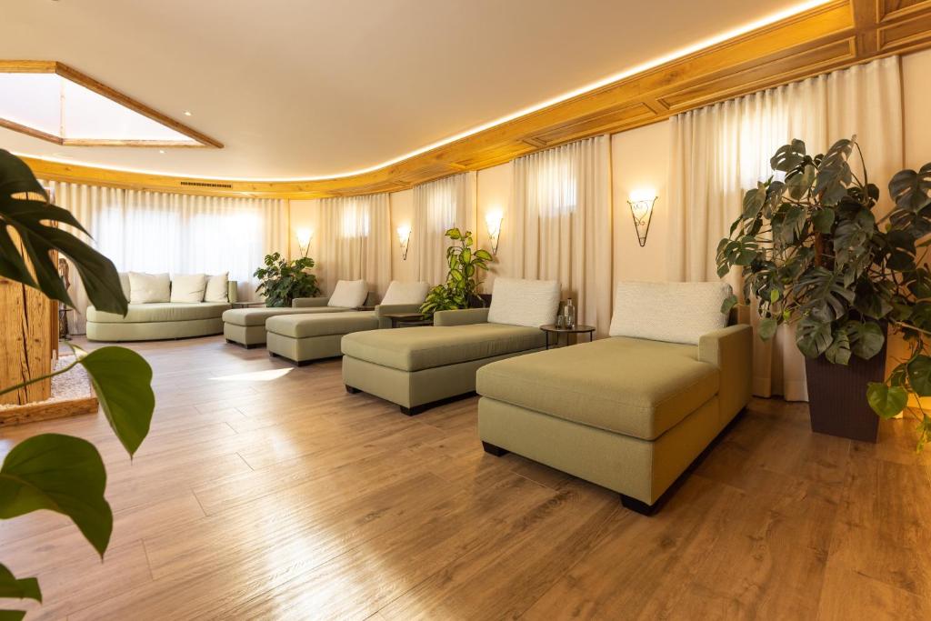 Posezení v ubytování Aktiv & Vitalhotel Bergcristall