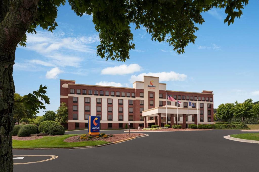 Comfort Suites Outlet Center, Asheville (updated prices 2024)