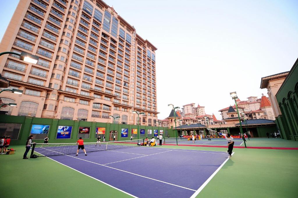 Tenis a/nebo squash v ubytování Chateau Star River Guangzhou-Chateau Star River Guangzhou-Trade Fair Shuttle Bus nebo okolí