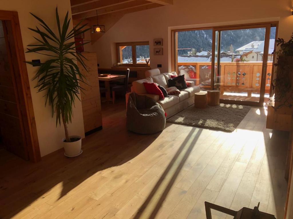 A seating area at Cèsa Prinoth