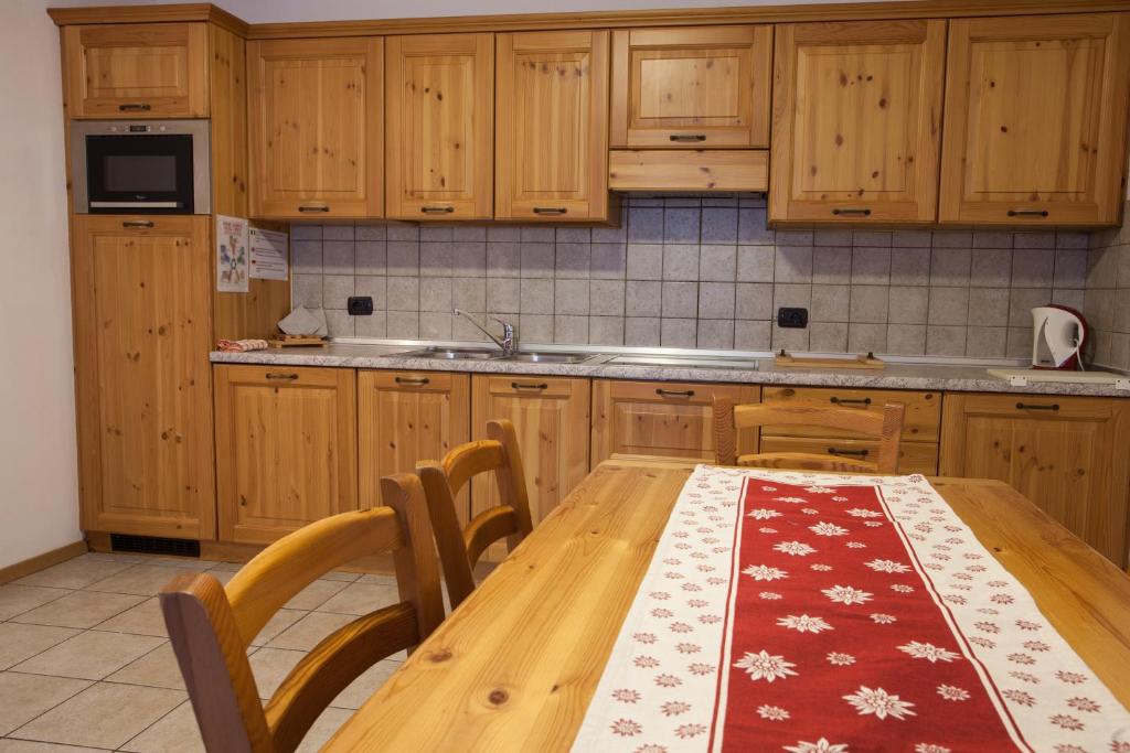 Kuchyňa alebo kuchynka v ubytovaní lareit appartamenti