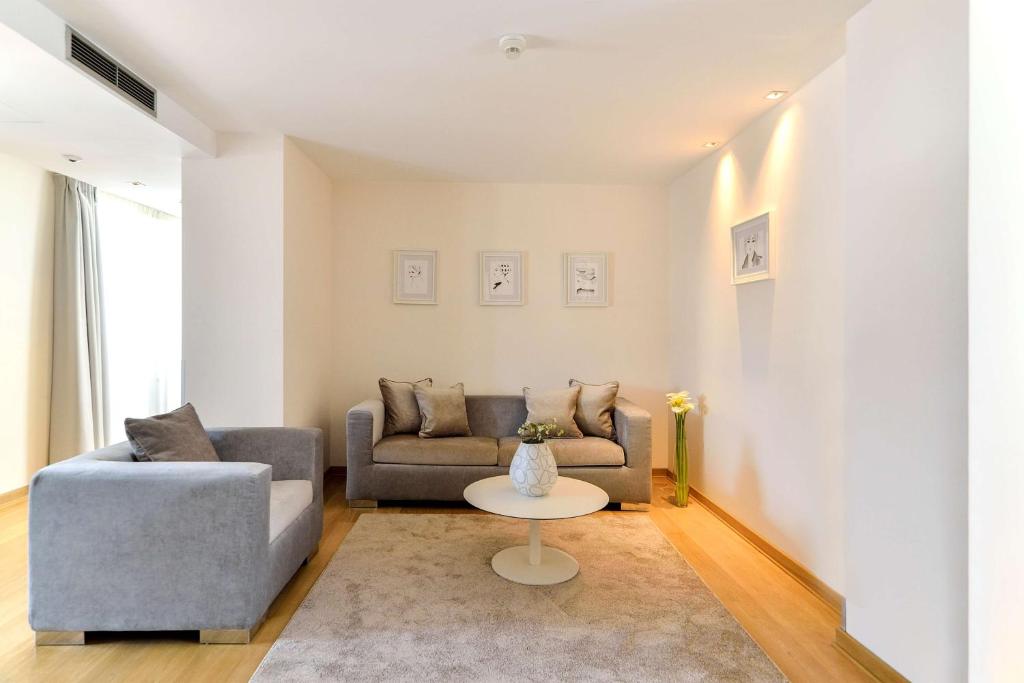 Area soggiorno di Belgrade Art Hotel, a member of Radisson Individuals