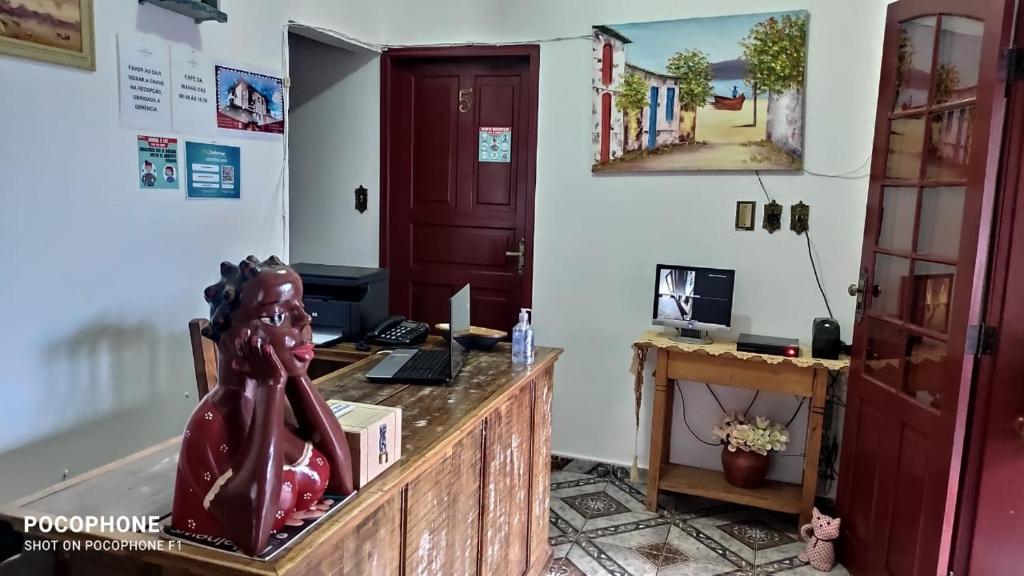 Μια τηλεόραση ή/και κέντρο ψυχαγωγίας στο Pousada Santa Edwiges