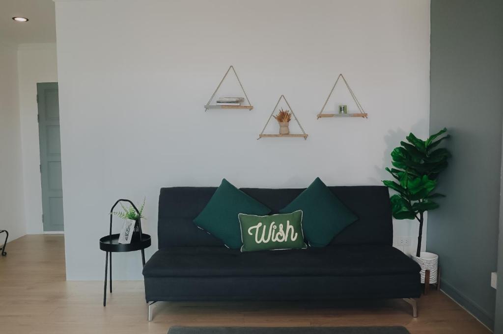 Posezení v ubytování Thira House