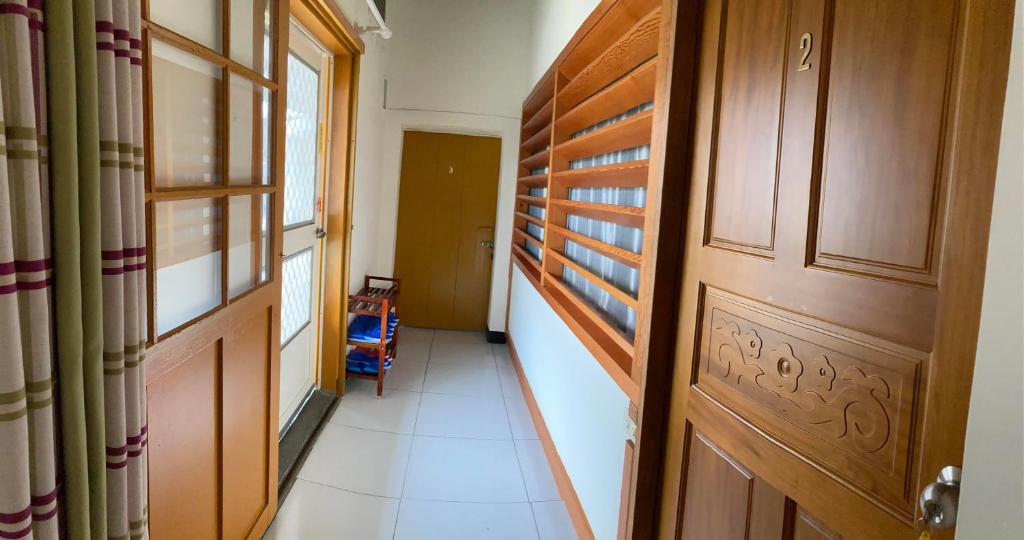 Ha Ke Stay - Chambre Jumelle Avec Salle De Bain Partagée