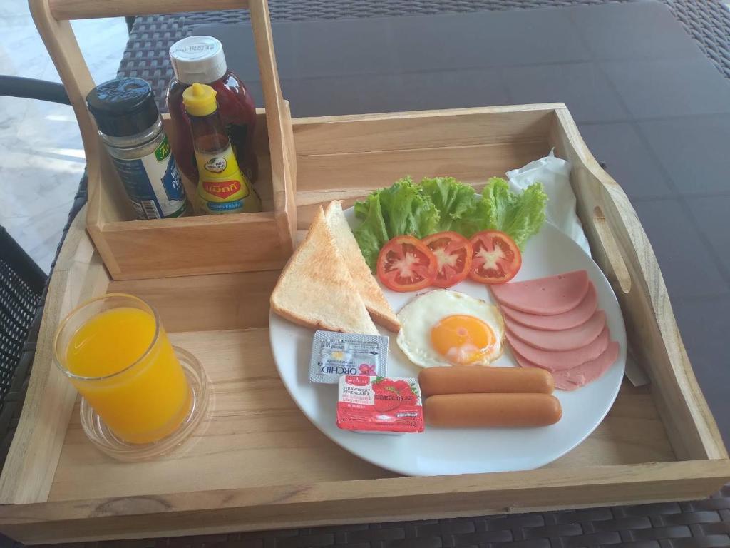 Jídlo v hotelu nebo okolí