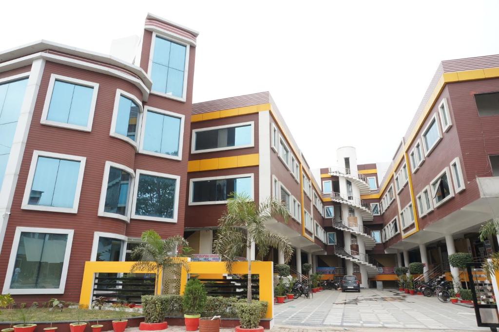 Hotel Grand palace, Bahraich (updated prices 2024)